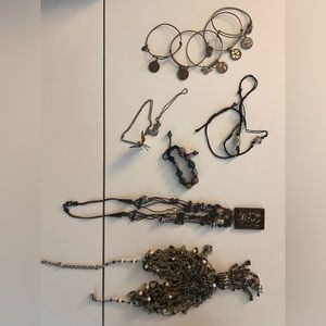 Vintage jewelry! Various necklaces and bracelets